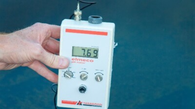 Как проверить уровень кислотности воды?